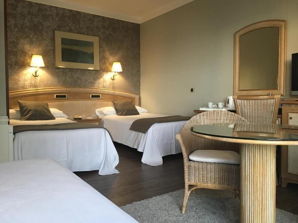 Las Rocas Playa Hotel Кастро-Урдиалес Екстериор снимка